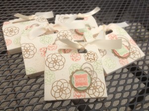 Tasche aus Umschlag mit Zierlasche (1)